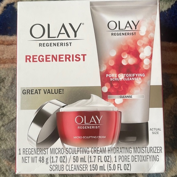 Olay Regenerist  Micro Sculpting Cream + Pore Cleanser Kit - Picture 1 of 3